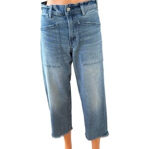 Lucky Brand Mid-Rise Light Blue Cropped Patch-Pocket Jeans with Frayed hem